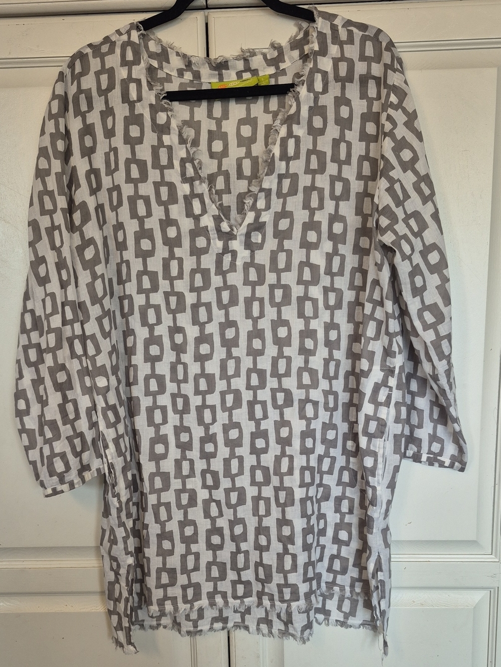 Rockflowerpaper Gray & White Geometric Tunic - L - Picture 1 of 6